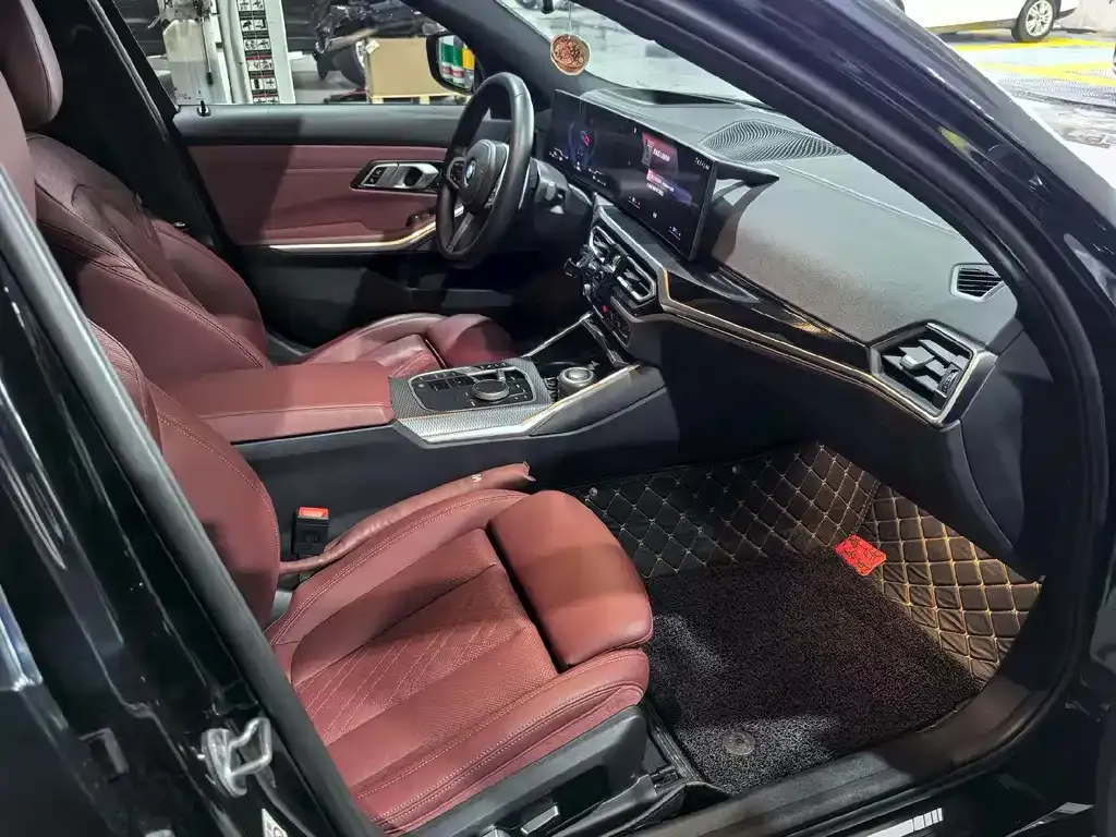 BMW 3 Series 2023 из CN, фото 10
