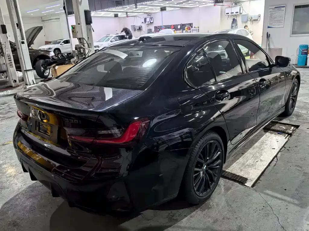 BMW 3 Series 2023 из CN, фото 7