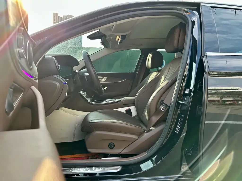 Mercedes-Benz E-Class 2023 из CN, фото 6