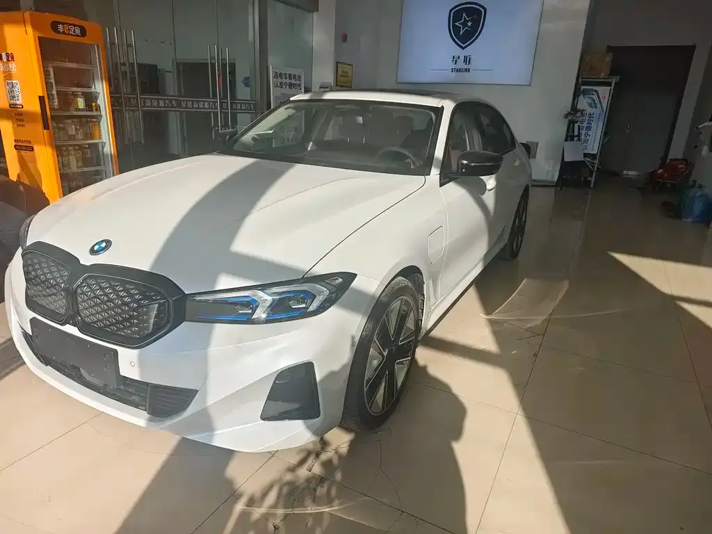 BMW i3 2026 из CN, фото 1