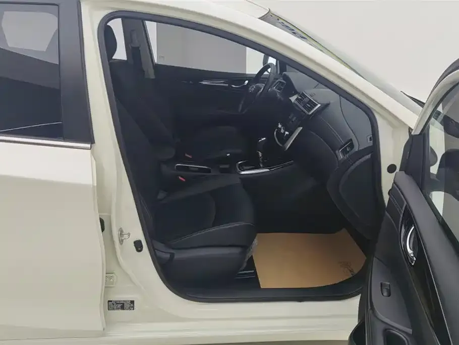 Nissan Tiida 2022 из CN, фото 10