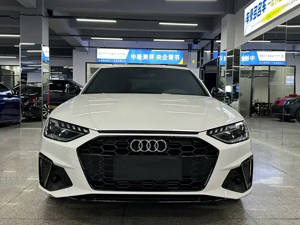 Audi A4L 2023 из CN, фото 1
