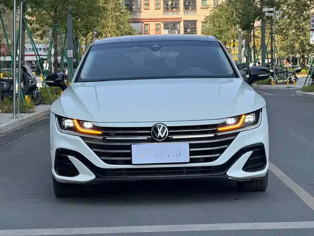 Volkswagen CC 2023 из CN, фото 9