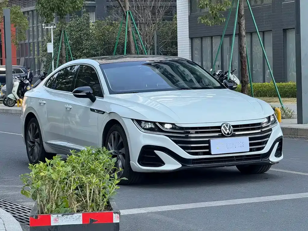 Volkswagen CC 2023 из CN, фото 5