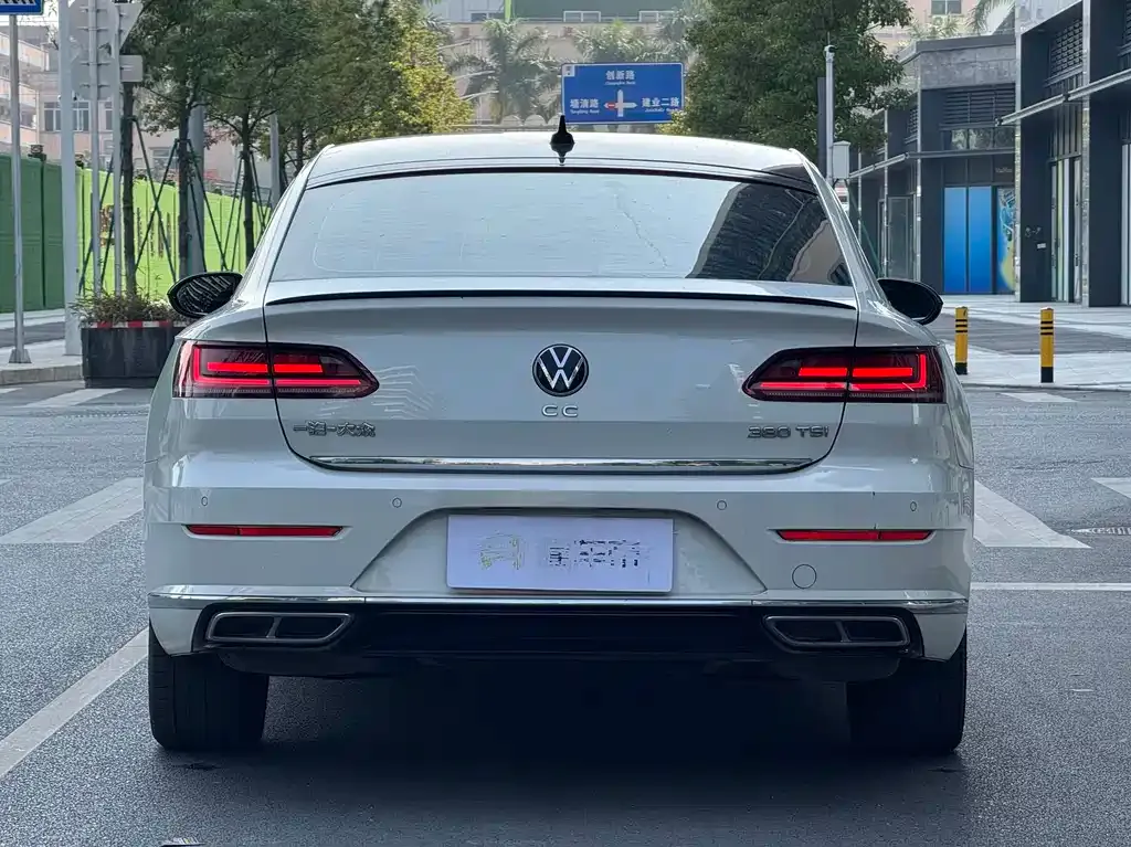 Volkswagen CC 2023 из CN, фото 7
