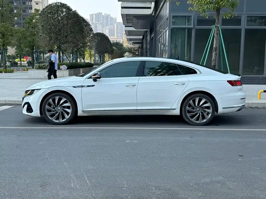 Volkswagen CC 2023 из CN, фото 6