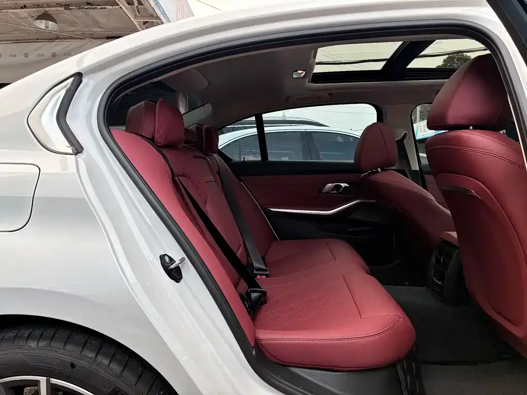 BMW 3 Series 2025 из CN, фото 5