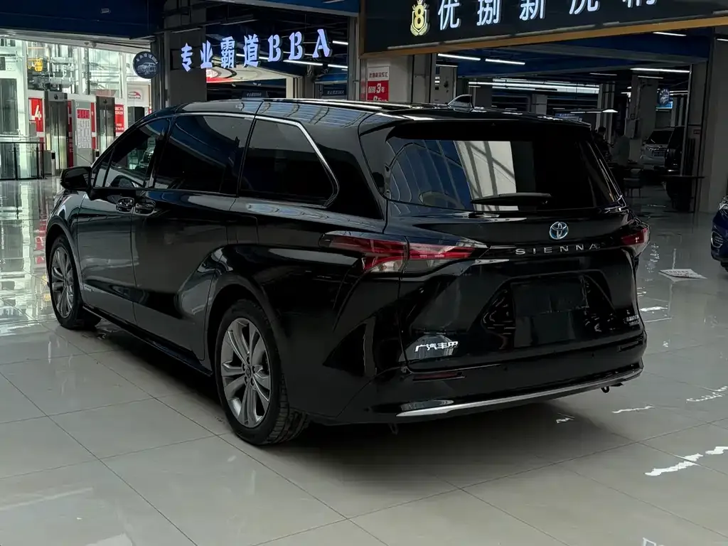 Toyota Sienna 2024 из CN, фото 9