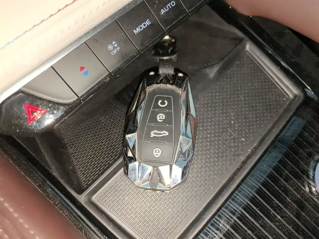 Geely Xingyue L 2022 из CN, фото 4