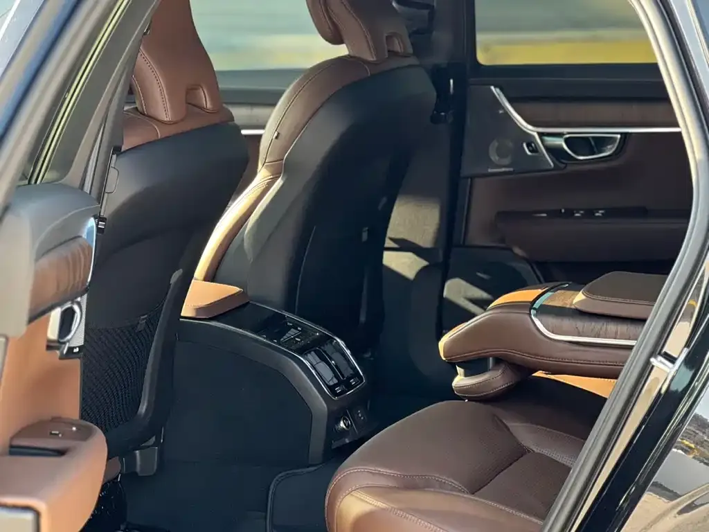 Volvo S90 2024 из CN, фото 9
