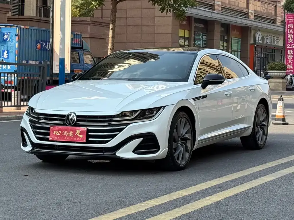 Volkswagen CC 2023 из CN, фото 1