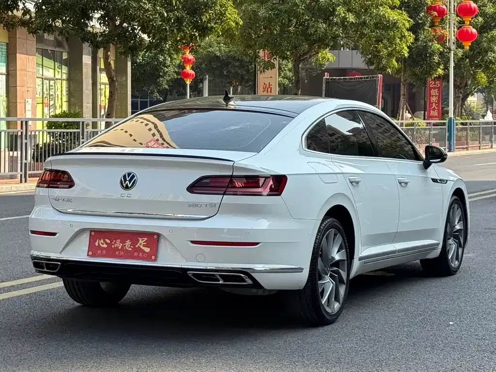 Volkswagen CC 2023 из CN, фото 9