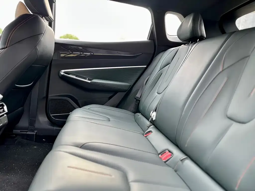 Geely Boyue 2025 из CN, фото 2