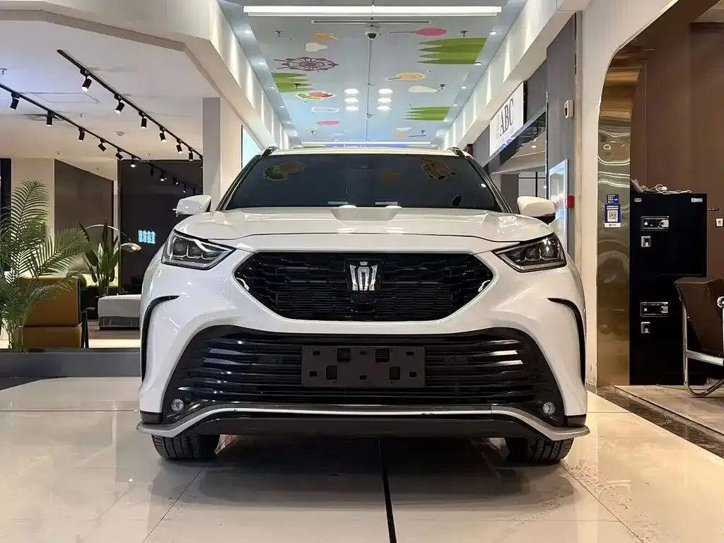 Toyota Crown Kluger 2023 из CN, фото 6