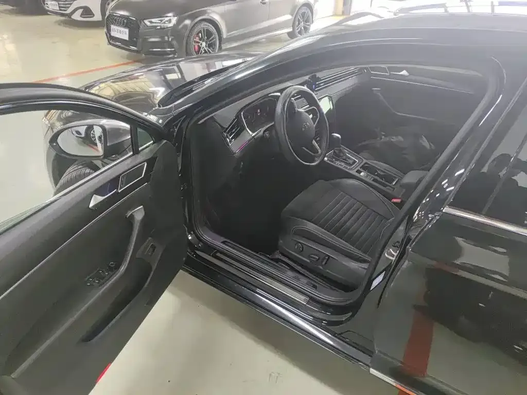 Volkswagen Magotan 2022 из CN, фото 8