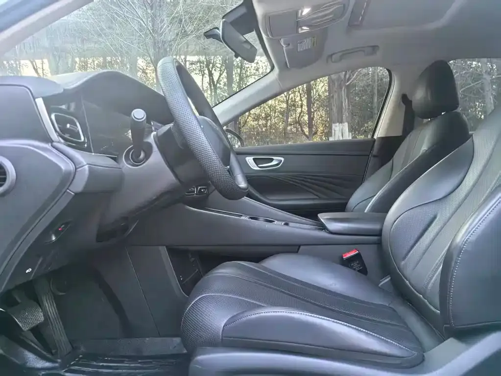 Roewe D7 2025 из CN, фото 9