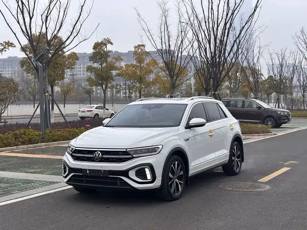 Volkswagen T-Roc 2023 из CN, фото 1