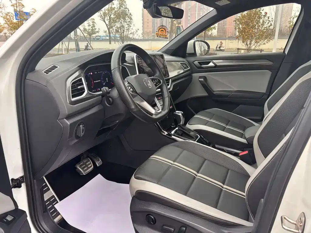 Volkswagen T-Roc 2023 из CN, фото 3