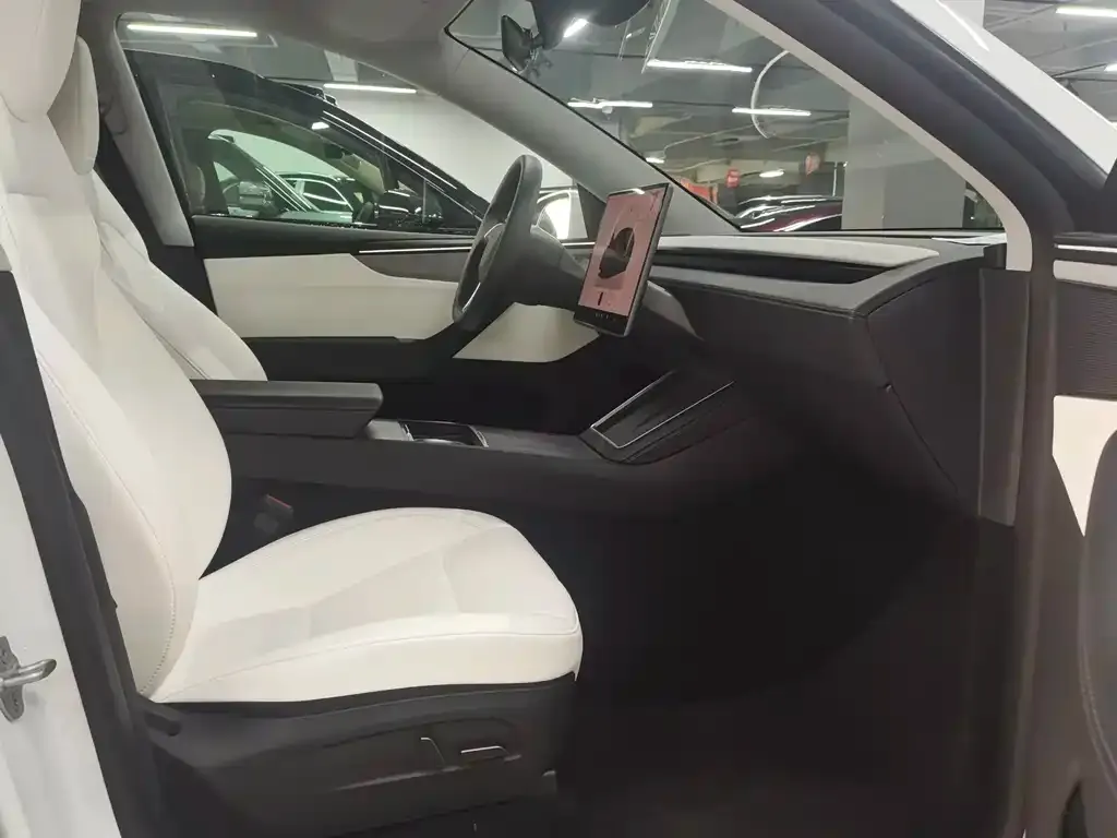 Tesla Model Y 2025 из CN, фото 5