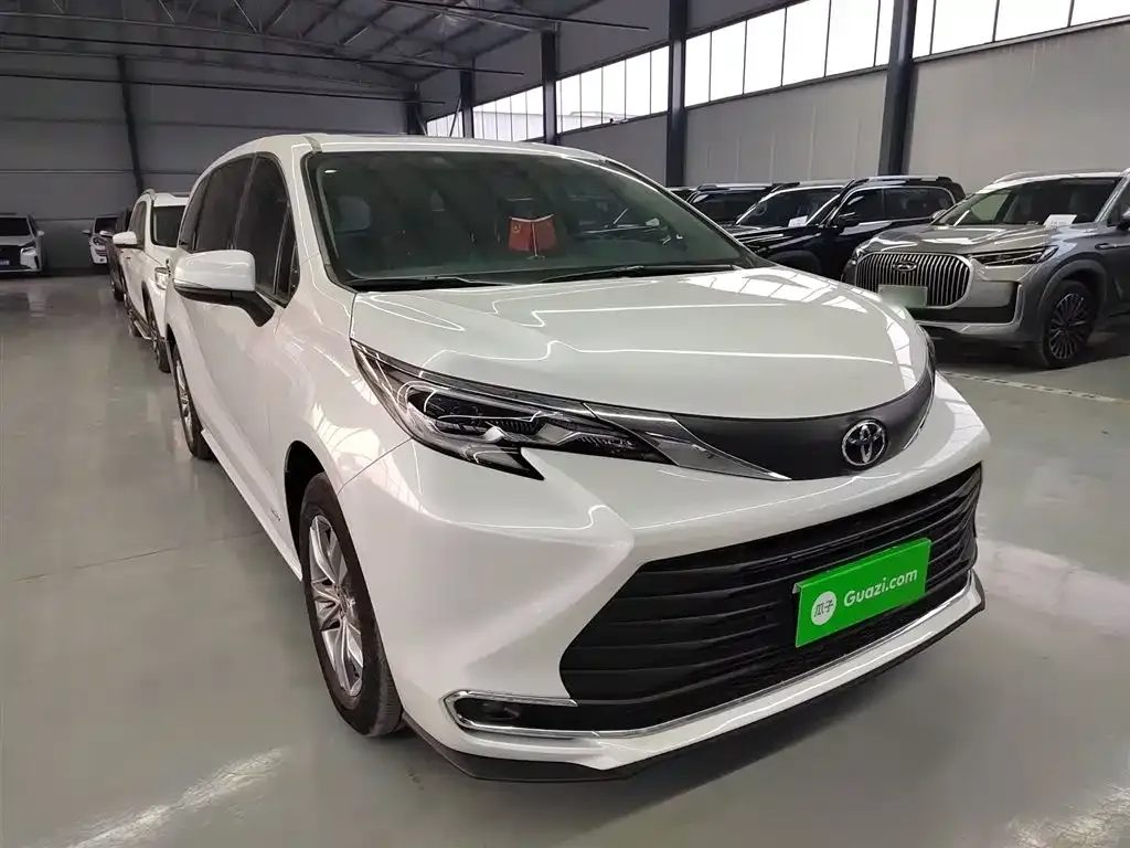 Toyota Sienna 2024 из CN, фото 6
