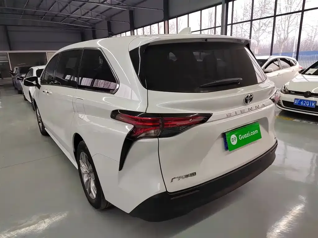 Toyota Sienna 2024 из CN, фото 10