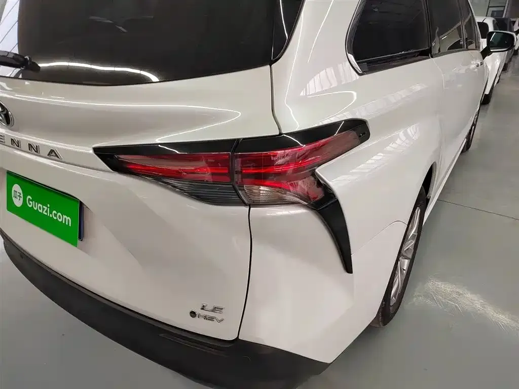 Toyota Sienna 2024 из CN, фото 4