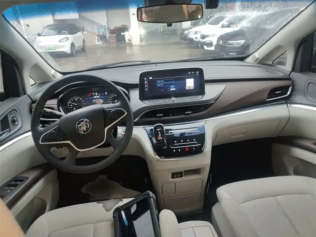 Buick GL8 2023 из CN, фото 3