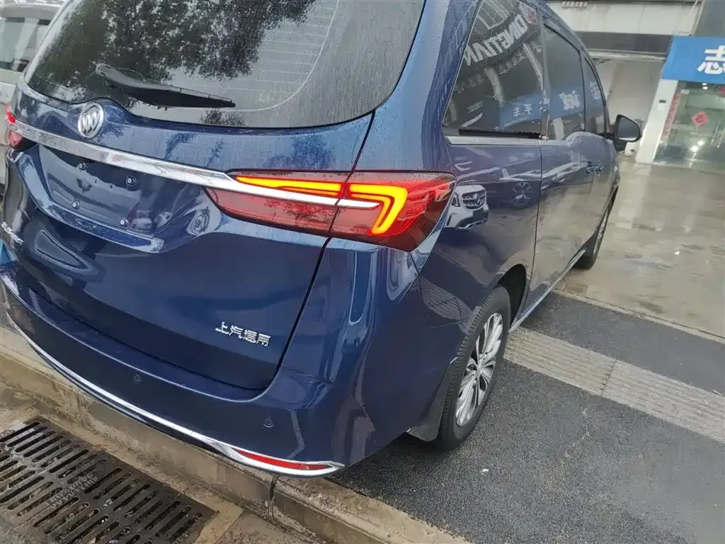Buick GL8 2023 из CN, фото 9