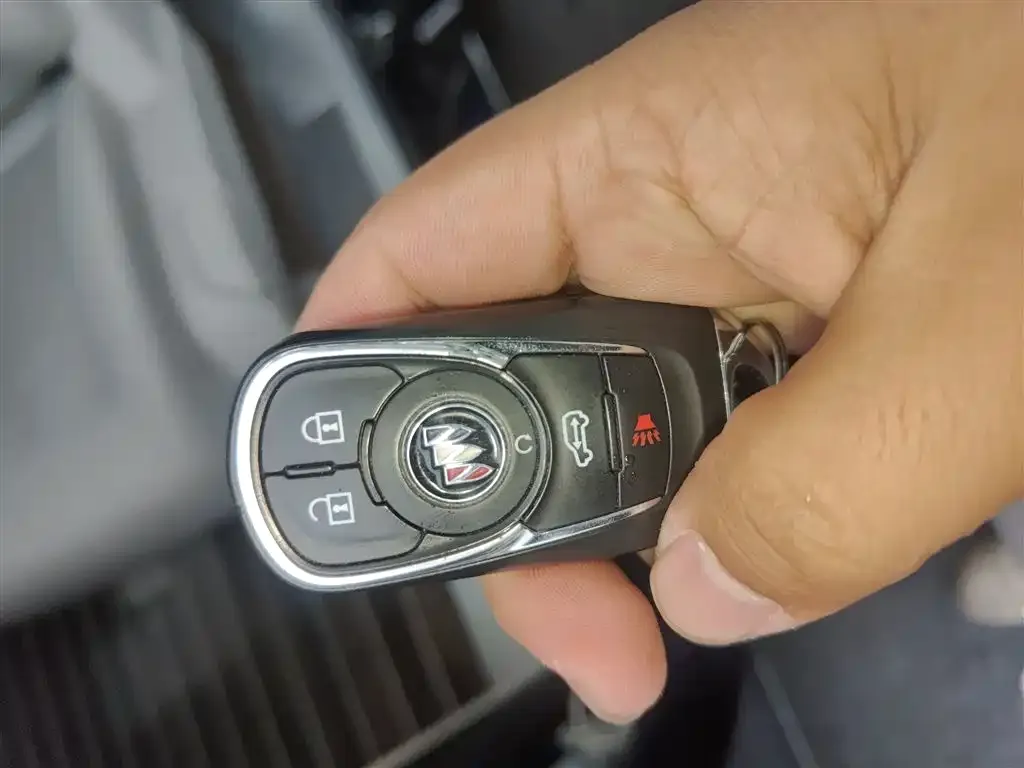 Buick GL8 2023 из CN, фото 2