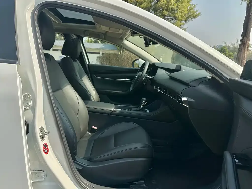 Mazda 3 Axela 2021 из CN, фото 3