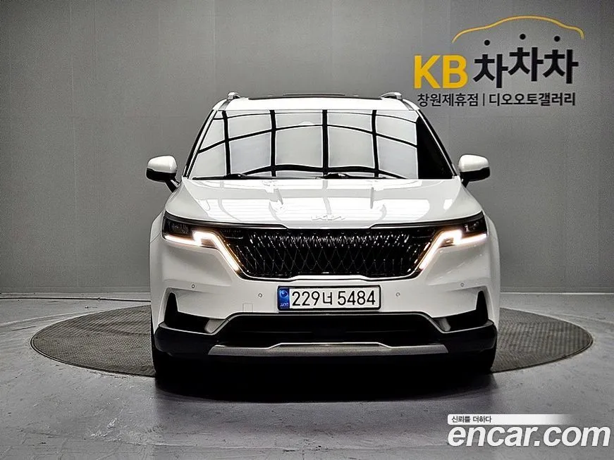 Kia Carnival — фото 1