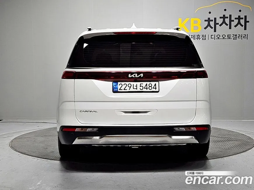 Kia Carnival — фото 4