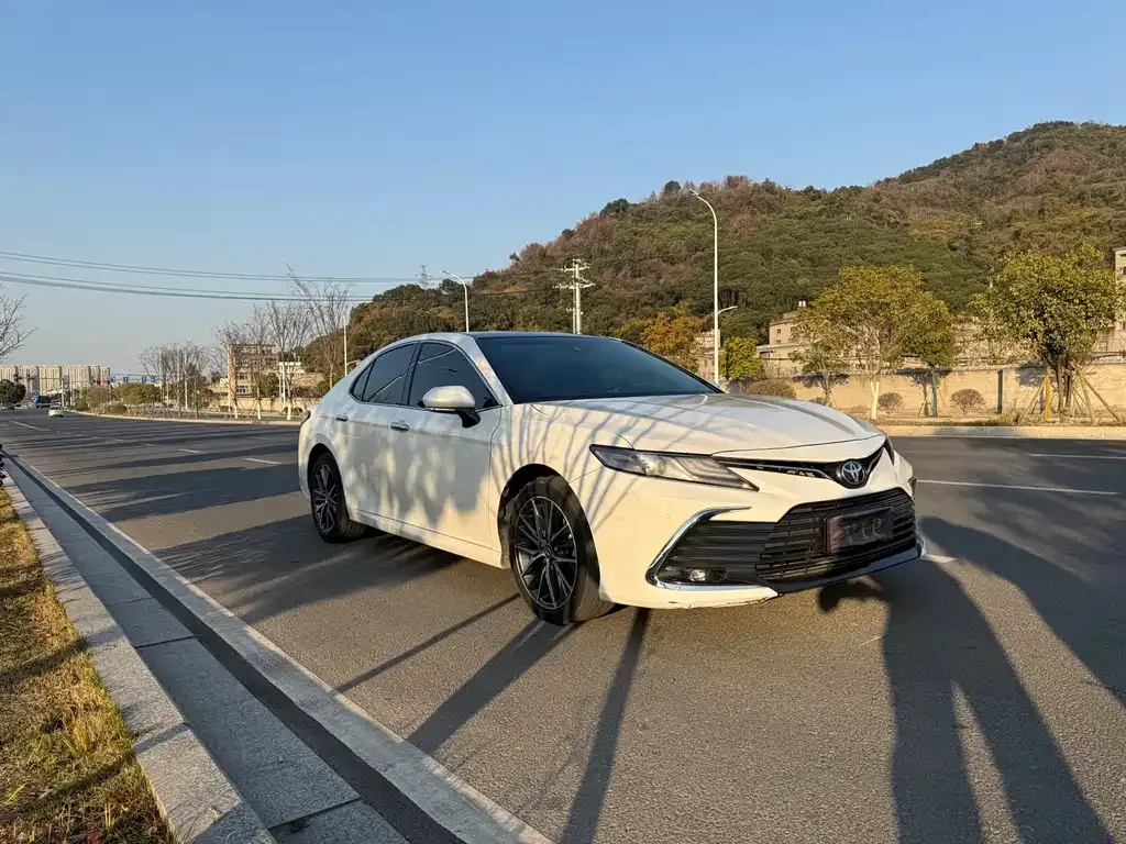 Toyota Camry 2023 из CN, фото 9