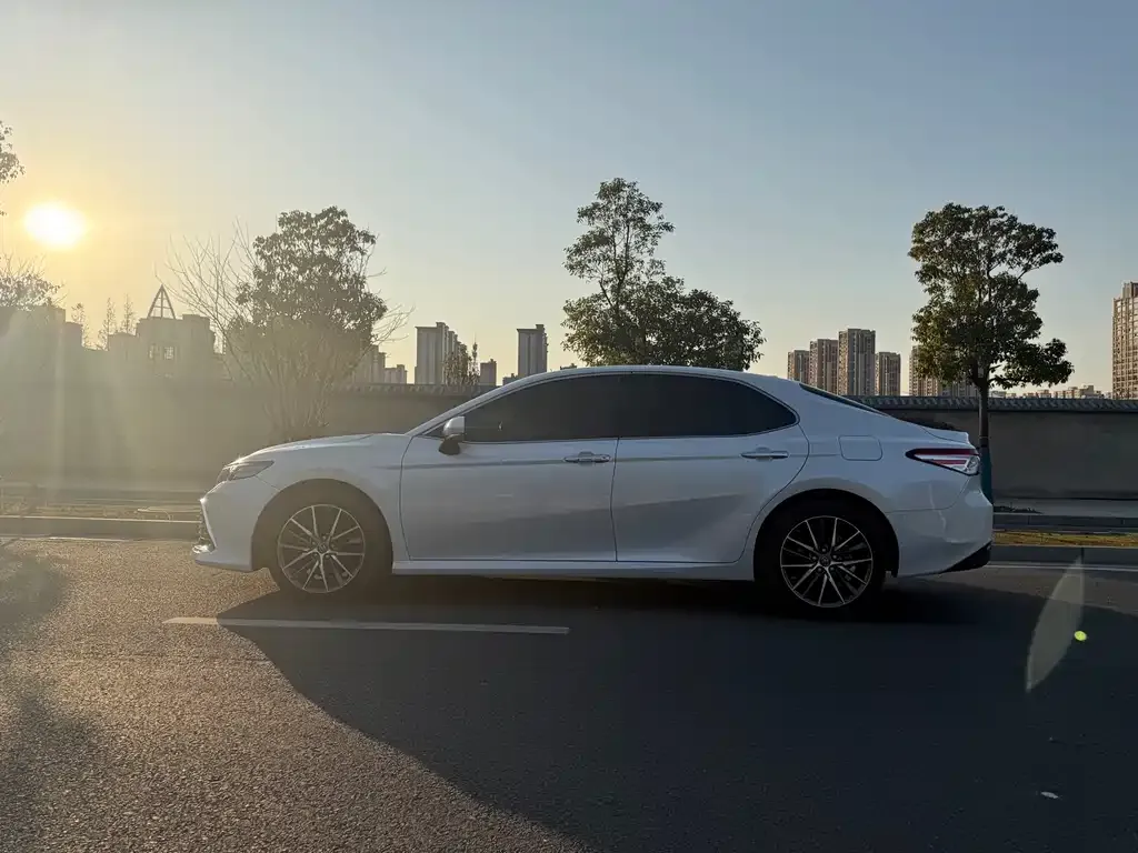 Toyota Camry 2023 из CN, фото 7