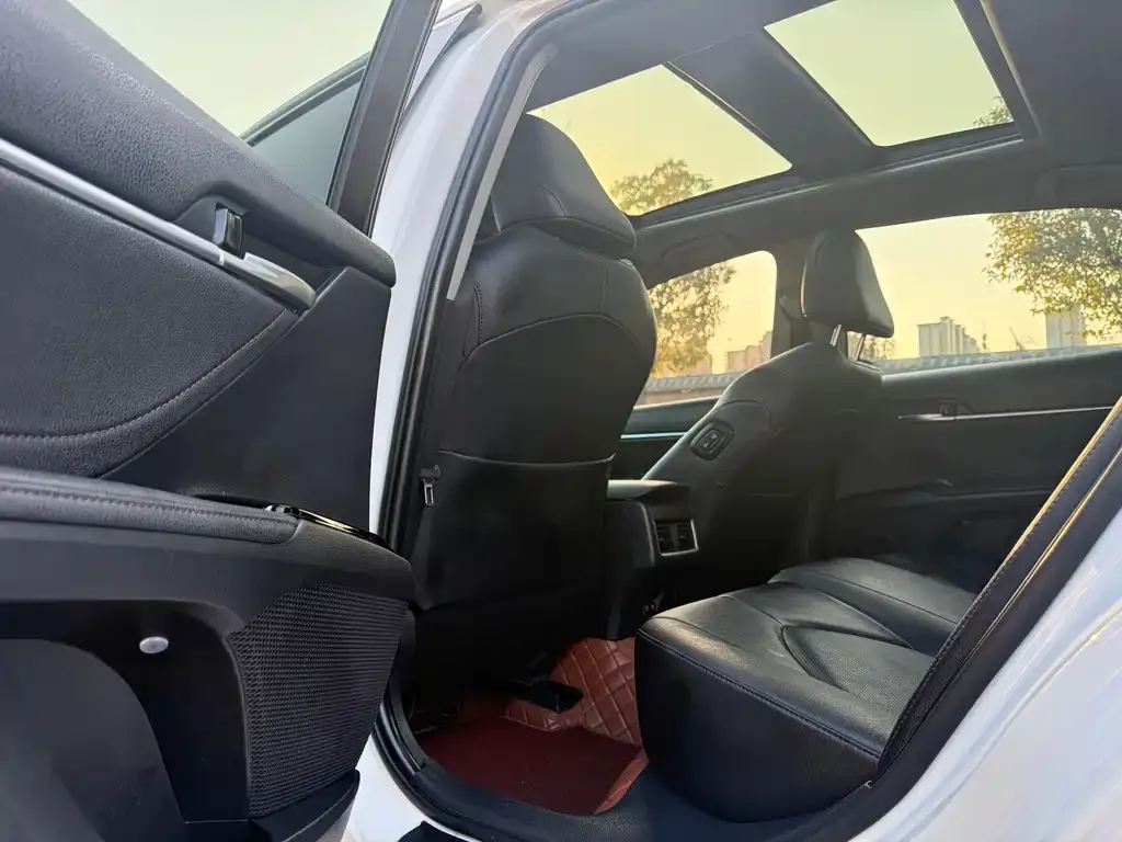 Toyota Camry 2023 из CN, фото 8