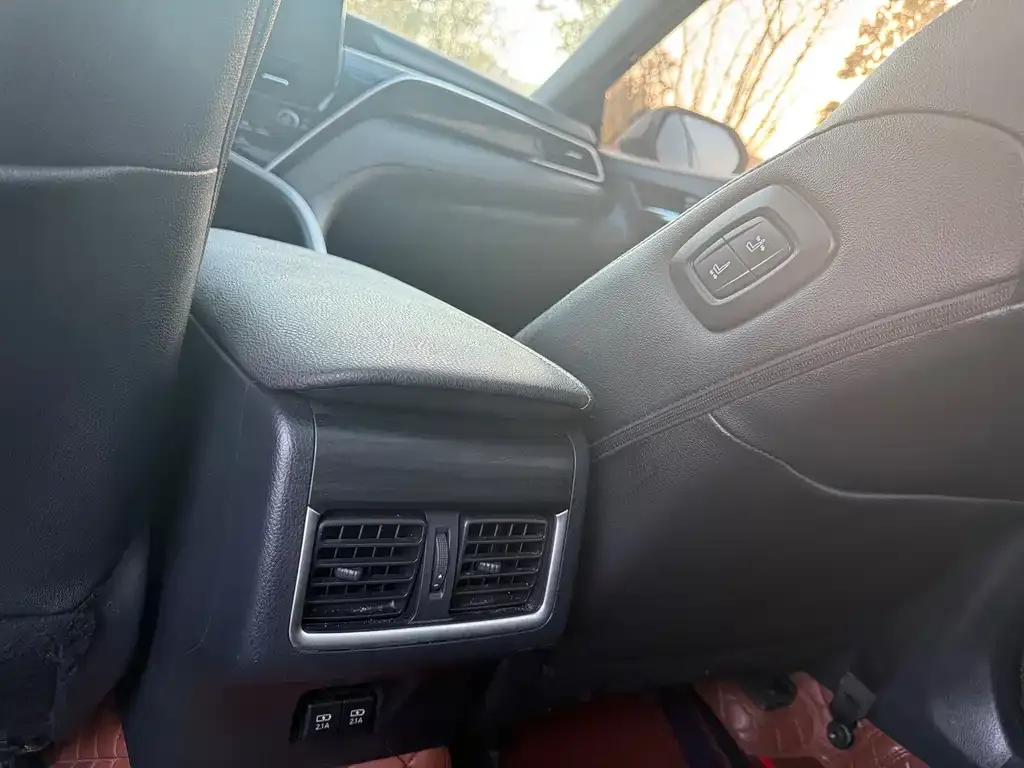 Toyota Camry 2023 из CN, фото 3
