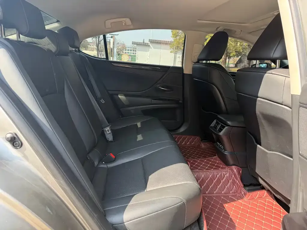 Lexus ES 2021 из CN, фото 2
