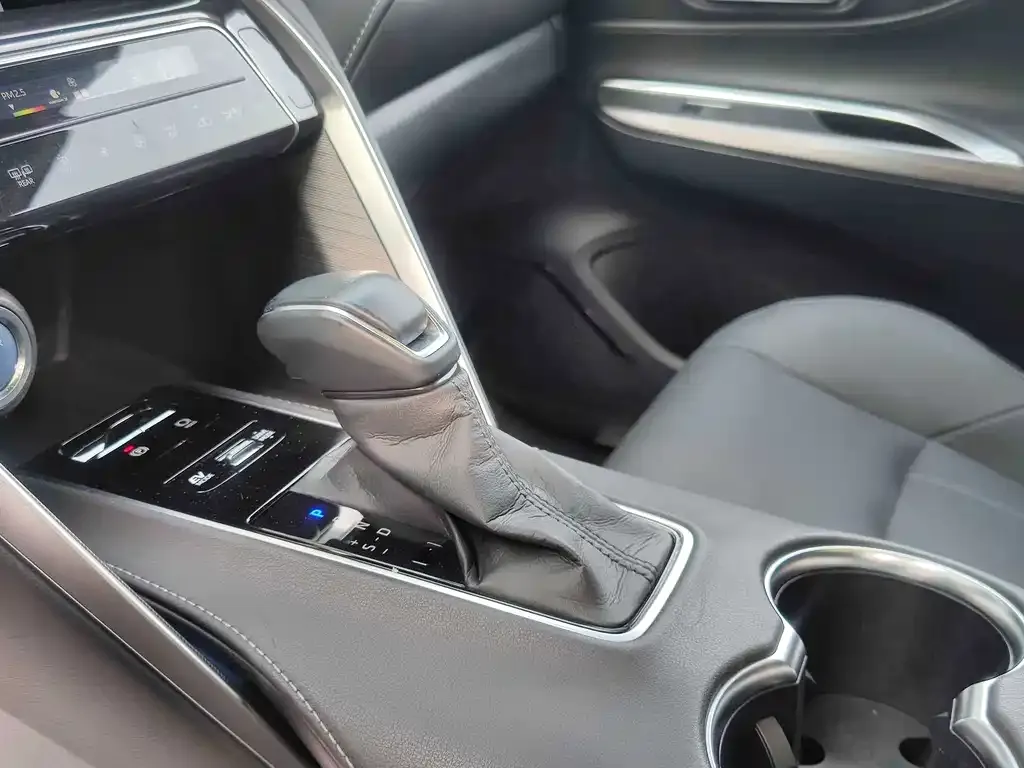 Toyota Harrier 2021 из CN, фото 3