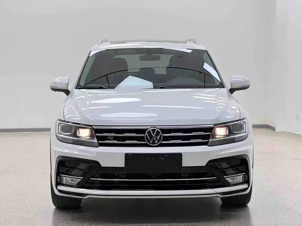 Volkswagen Tiguan L 2021 из CN, фото 2