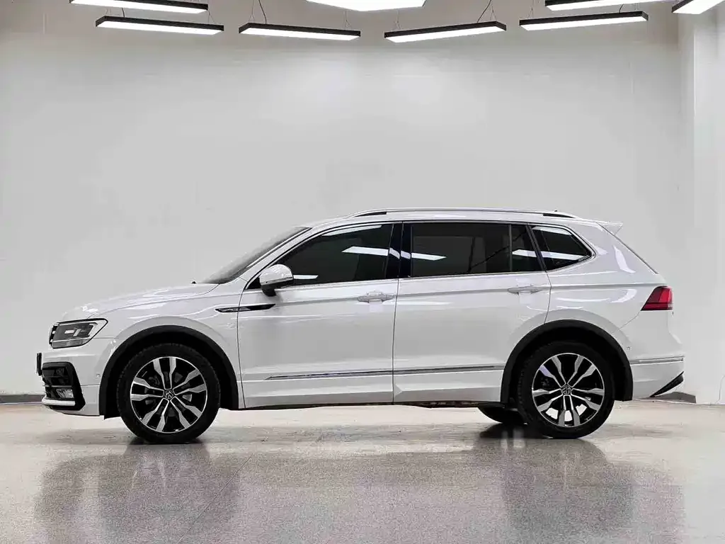 Volkswagen Tiguan L 2021 из CN, фото 7
