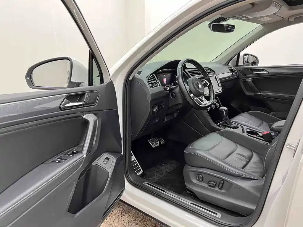 Volkswagen Tiguan L 2021 из CN, фото 8