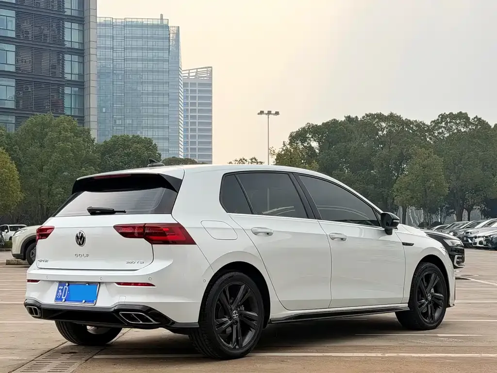 Volkswagen Golf 2021 из CN, фото 2