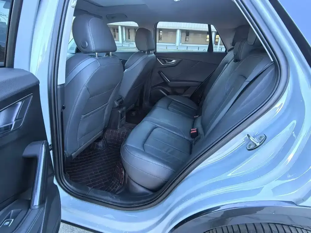 Audi Q2L 2023 из CN, фото 2