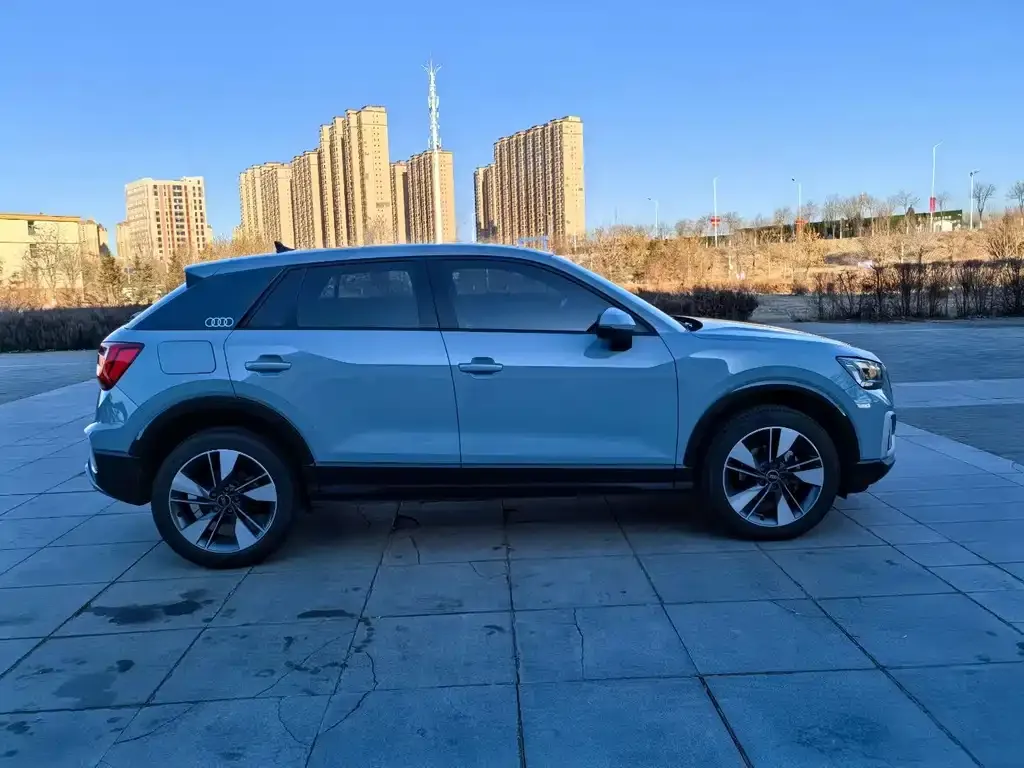 Audi Q2L 2023 из CN, фото 3