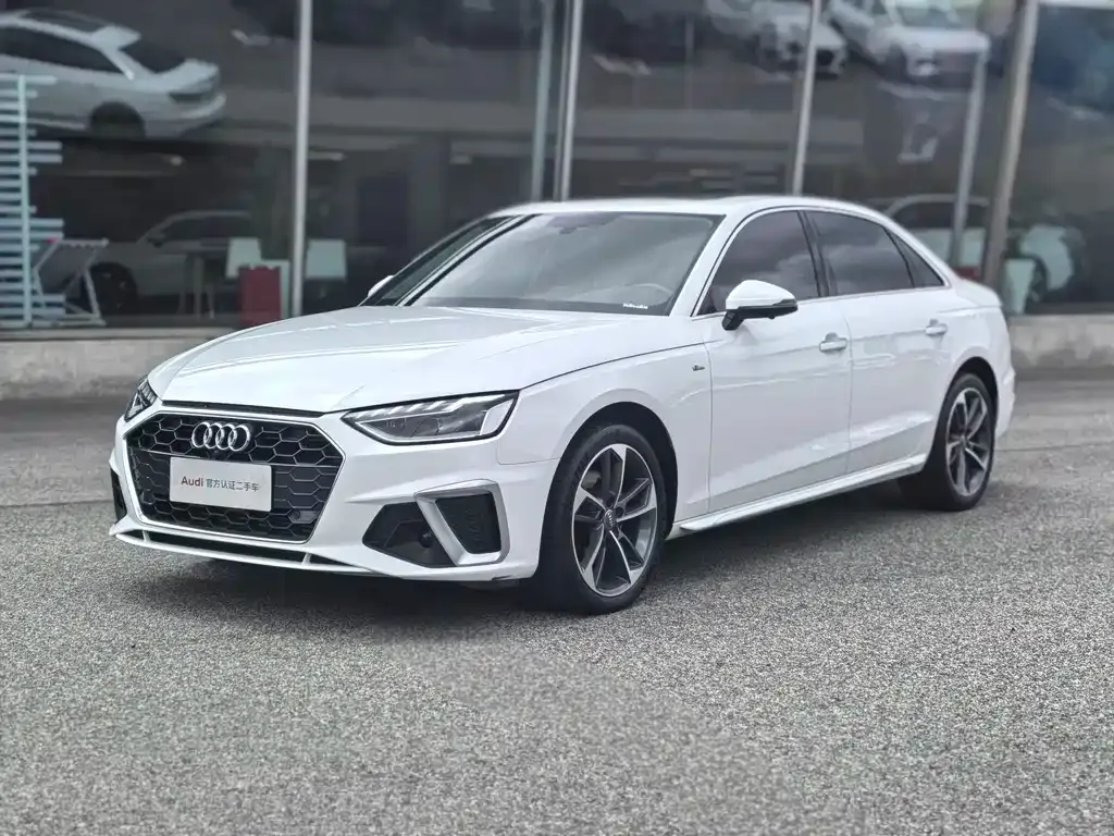 Audi A4L 2022 из CN, фото 1