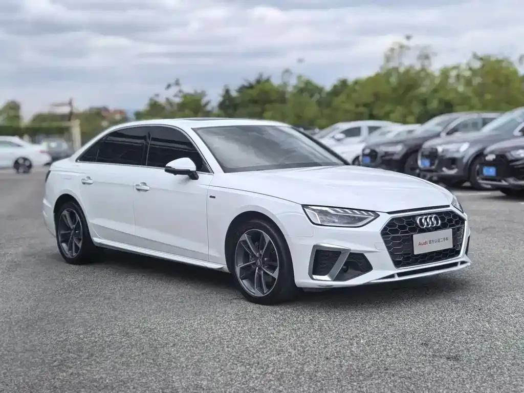 Audi A4L 2022 из CN, фото 4