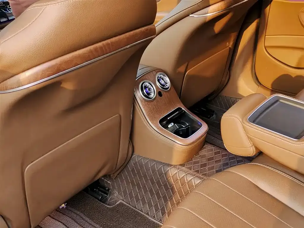Mercedes-Benz E-Class 2023 из CN, фото 4