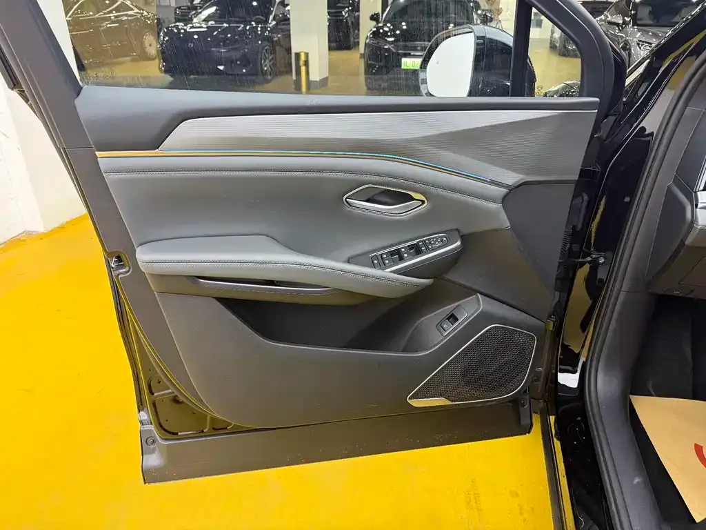 BYD L DM-i 2025 из CN, фото 6