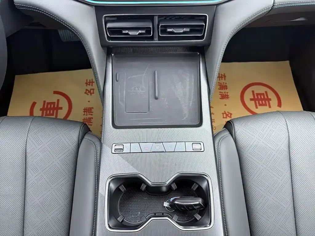 BYD L DM-i 2025 из CN, фото 8