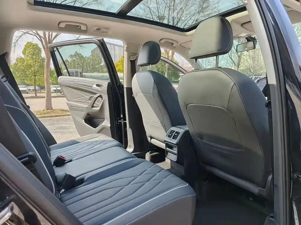 Volkswagen Tiguan L 2025 из CN, фото 4